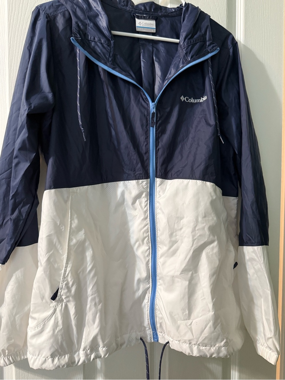 Columbia Women’s Navy and White Windbreaker Jacket